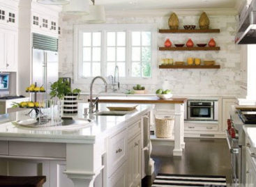 Phòng bếp màu trắng cổ điển nhưng vẫn hiện đại