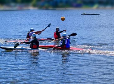 Bóng nước (Water polo)- môn thể thao thú vị