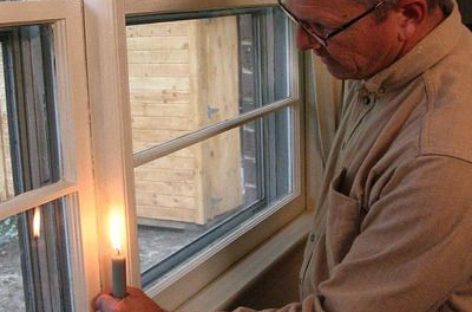 Cẩm nang sửa nhà – Bài 28: Làm kín khe hở cửa sổ để tránh gió lạnh