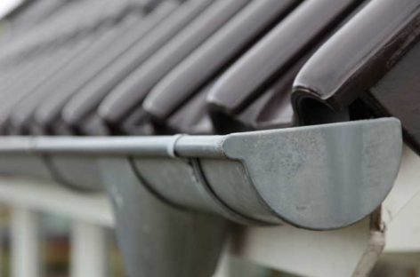 Cẩm nang sửa nhà – Bài 37: Sửa lỗ rò rỉ trên mái xối nước mưa