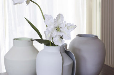 Nét độc đáo trong lối thiết kế của bình hoa Curious Vase