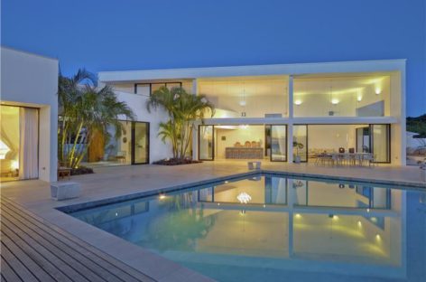 Khám phá căn hộ đương đại Atelier House bên vùng biển Caribe