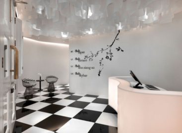 Ấn tượng với thiết kế trắng – đen của khách sạn Club, Singapore