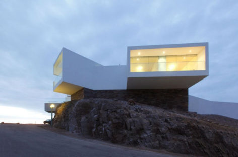 Những ngôi nhà giáp biển với thiết kế hiện đại ở Peru