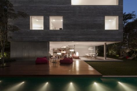 Thiết kế khối hộp của căn nhà Casa Cubo ở São Paulo