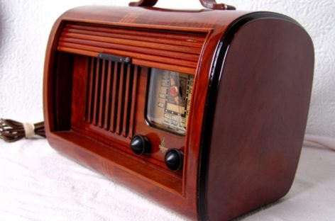 Chiêm ngưỡng thiết kế radio cổ điển lưu dấu thời gian