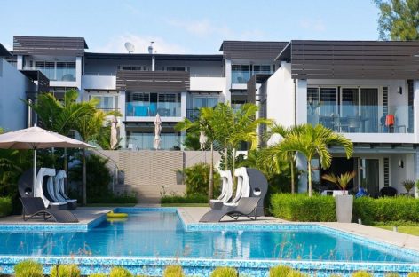 Thả mình trong không gian xanh mướt mát của Resort Plage Bleue