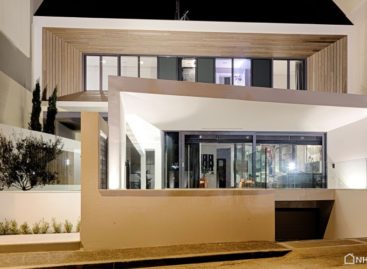 Ngôi nhà hiện đại tại Gerakas thiết kế bởi Office Twentyfive