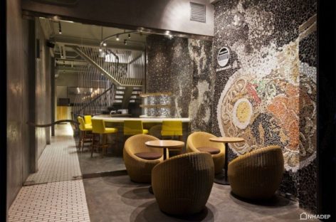 Nhà hàng Ramen độc đáo với bức tường Mosaic
