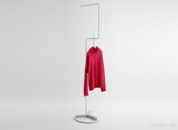 Móc treo áo khoác với hình dạng chữ Y do Mifune thiết kế