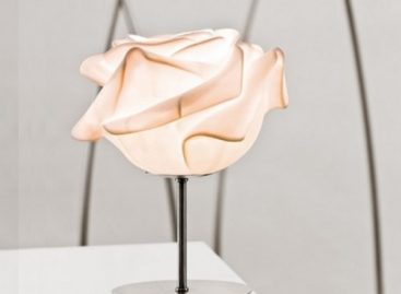 Tạo điểm nhấn độc đáo với những mẫu thiết kế đèn lấy cảm hứng từ hoa cỏ
