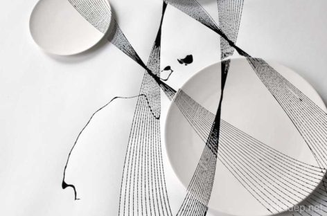 Những chiếc đĩa có đường nét “dao động” của David Derksen