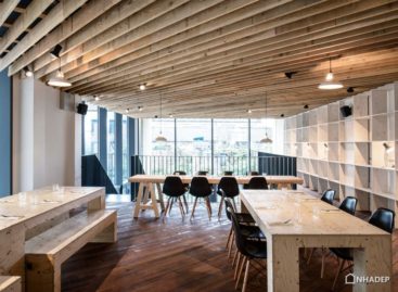 Thiết kế không gian linh hoạt của quán café Studio Tilt
