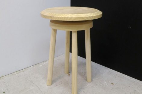 Tập thể dục ngay tại bàn làm việc với chiếc ghế Balance Stool