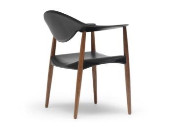 Chiếc ghế cổ điển Metropolitan của Carl Hansen & Son