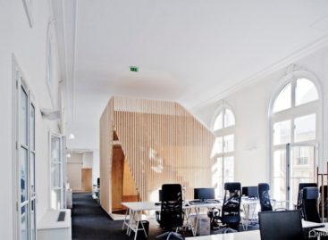 Thiết kế văn phòng hiện đại trong tòa nhà cổ kính tại Pháp