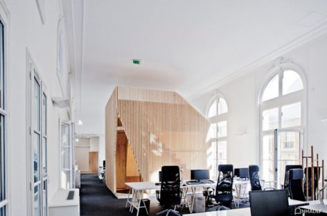 Thiết kế văn phòng hiện đại trong tòa nhà cổ kính tại Pháp