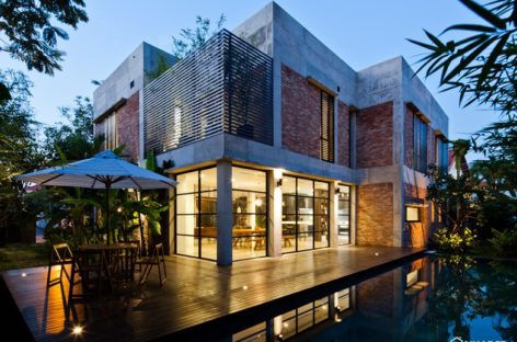Ngắm nhìn căn biệt thự được tu sửa bởi MM++ Architects ở thành phố Hồ Chí Minh