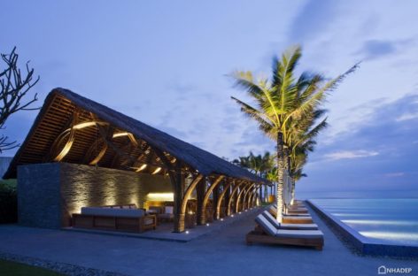 Thiết kế mộc mạc mà sang trọng của quầy bar tại resort Naman Retreat