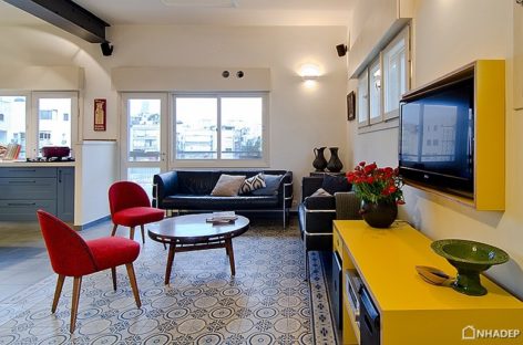 Những đổi mới đầy màu sắc mang vẻ đẹp xưa đến cho căn hộ vùng Tel Aviv