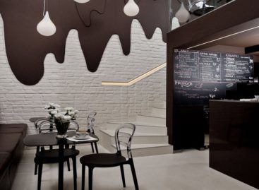 Thích thú với quán cà phê có tường sô-cô-la tan chảy ở Poland