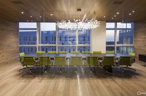Văn phòng hiện đại được thiết kế bởi Orly Shrem Architects