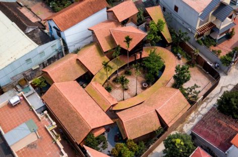 Ngôi nhà như ruộng mấp mô đạt giải vàng kiến trúc Việt Nam