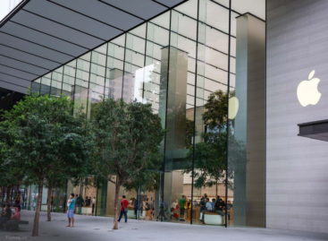 Apple Store Orchard, Singapore: thiết kế đẹp và thu hút đông khách