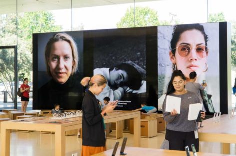 Tham quan Apple Store, Apple Café nằm ngay cạnh trụ sở phi thuyền